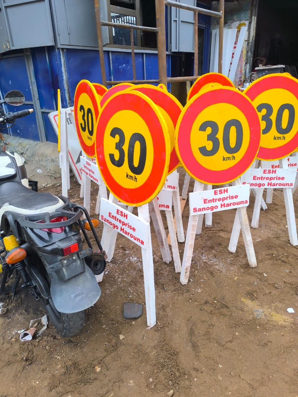 8fa59b072433262936709aa2 — réalisation de Cayenio Shop, impression et communication visuelle à Abidjan